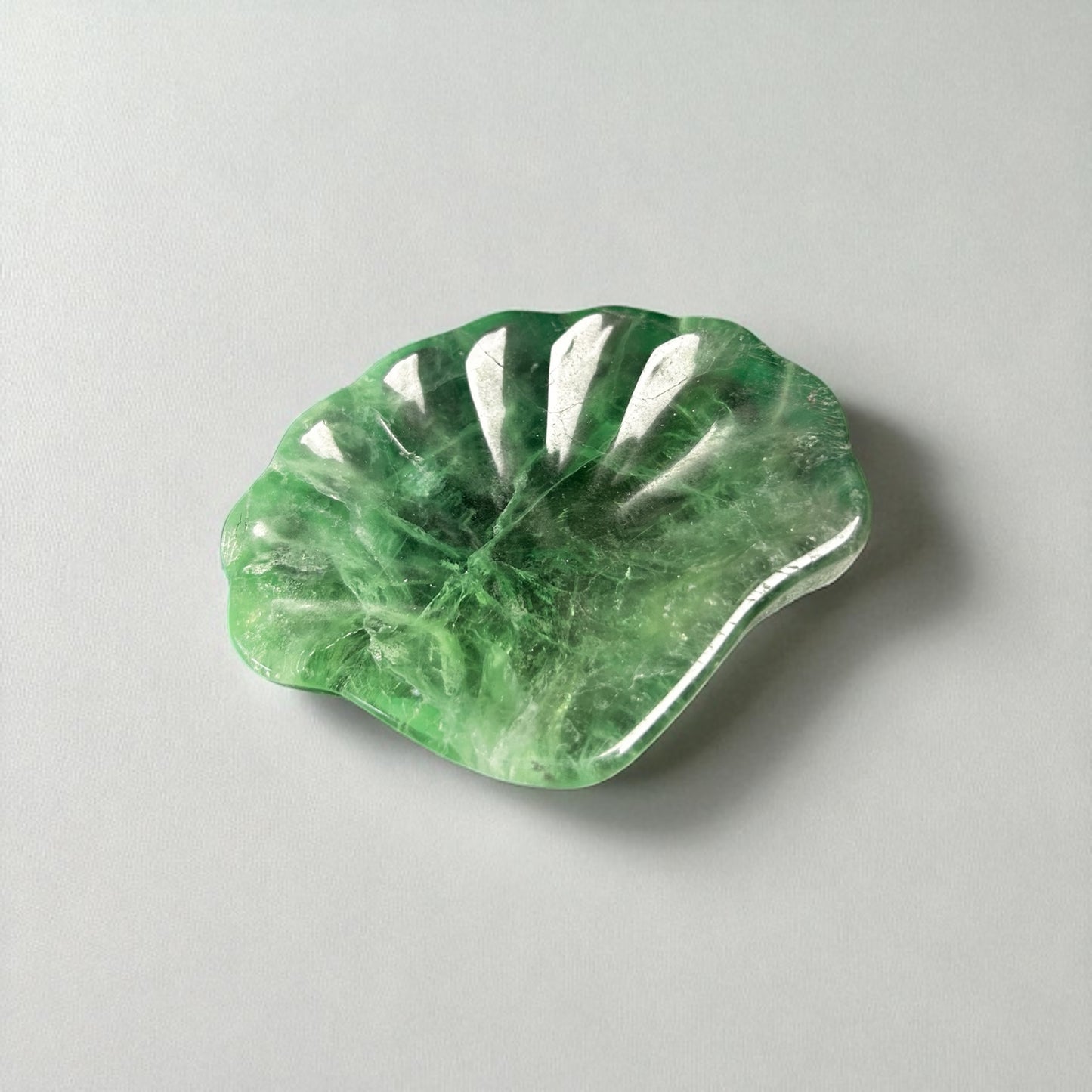 Fluoritschale in Muschelform