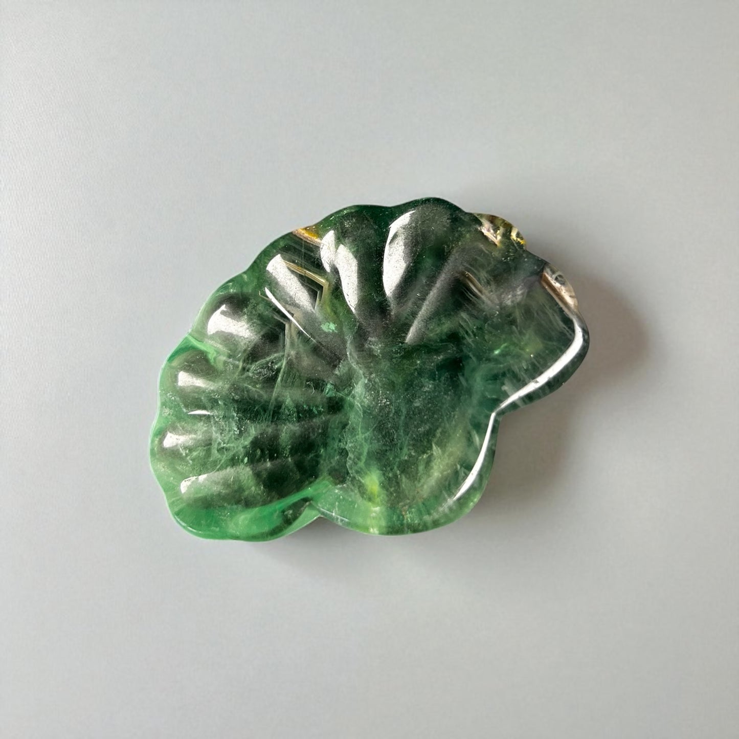 Fluoritschale in Muschelform