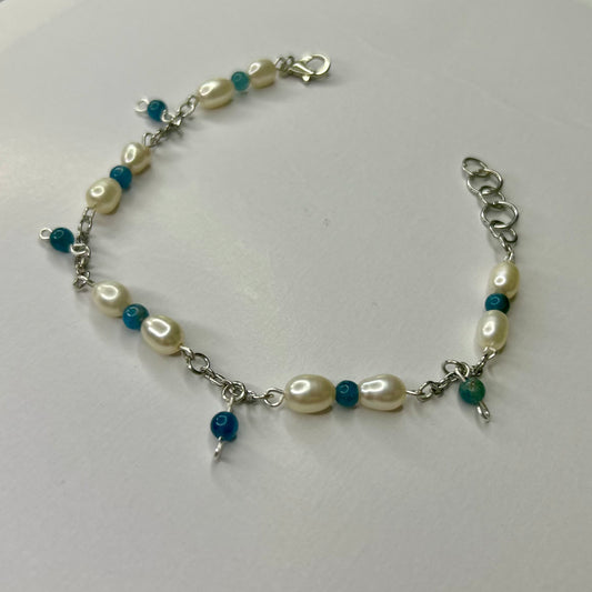 Perlenarmband mit Apatit & Süßwasserperlen