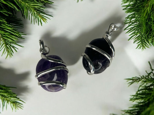 Amethyst pendant set in metal