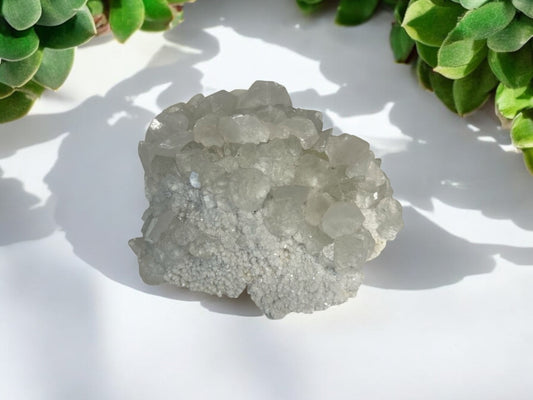 Fluoritstufe mit Calciteinschlüssen