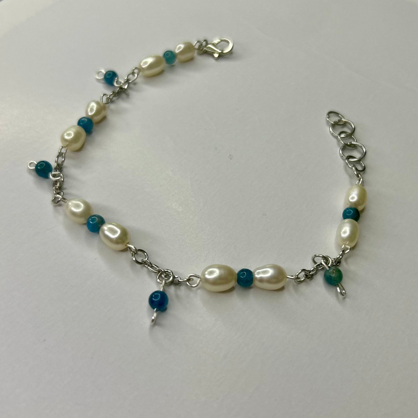 Perlenarmband mit Apatit & Süßwasserperlen